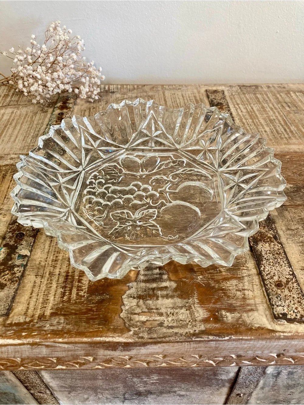 Vintage Pressed Glass Fruit Design Ruffle Edge 11” Bowl Federal Glass Pioneer